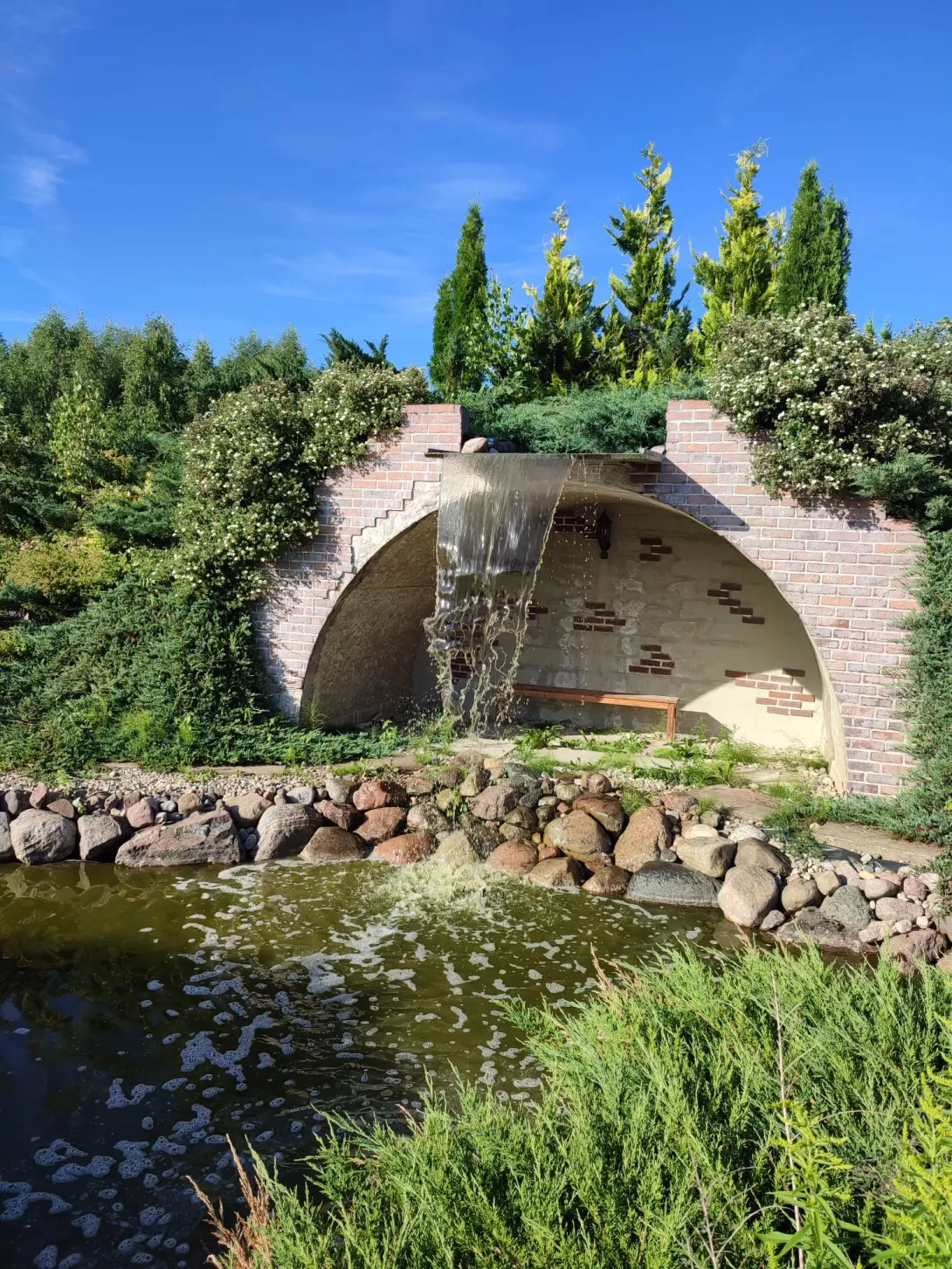 Ūdenskritums ar pārsteigumu